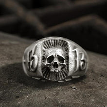 Load image into Gallery viewer, 13 Skull #3
